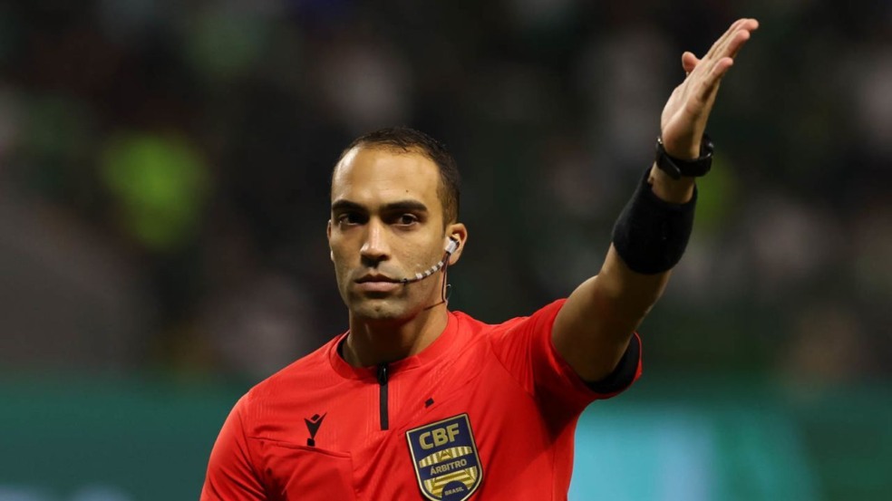 Vitória x Palmeiras: CBF define árbitro para partida do Brasileirão