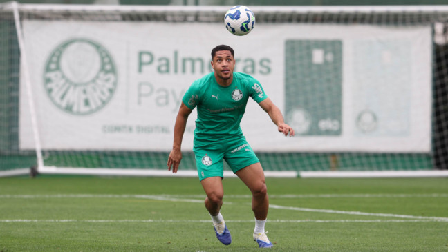 O jogador Vitor Roque, da SE Palmeiras, durante treinamento, na Academia de Futebol. (Foto: Cesar Greco/Palmeiras/by Canon)