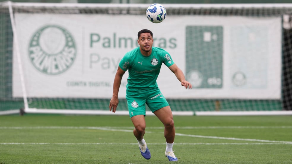 O jogador Vitor Roque, da SE Palmeiras, durante treinamento, na Academia de Futebol. (Foto: Cesar Greco/Palmeiras/by Canon)