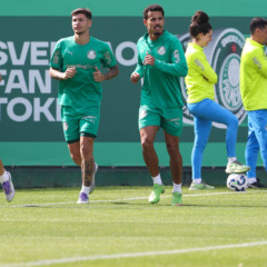 Os jogadores Felipe Anderson, Bele e Lucas Evangelista (E/D), da SE Palmeiras, durante treinamento, na Academia de Futebol. (Foto: Cesar Greco/Palmeiras/by Canon)
