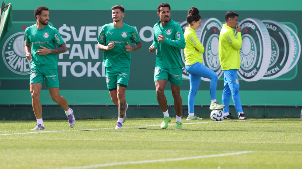 Os jogadores Felipe Anderson, Bele e Lucas Evangelista (E/D), da SE Palmeiras, durante treinamento, na Academia de Futebol. (Foto: Cesar Greco/Palmeiras/by Canon)