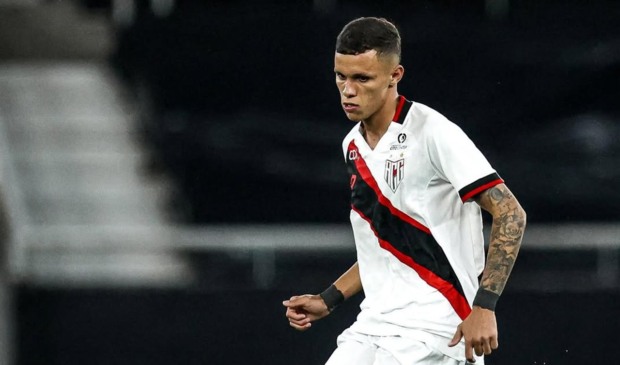 Palmeiras negocia contratação de promessa do Atlético-GO
