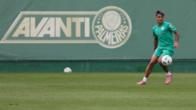 O jogador Facundo Torres, da SE Palmeiras, durante treinamento, na Academia de Futebol. (Foto: Cesar Greco/Palmeiras/by Canon)