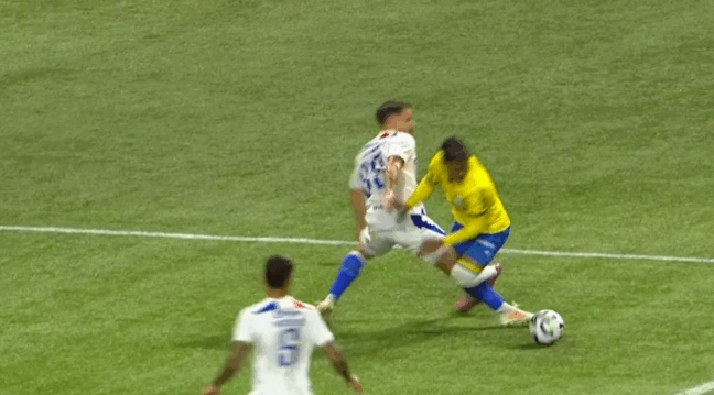 CBF divulga áudio do VAR de pênalti marcado em Palmeiras e Fortaleza: 'Ele se jogou'