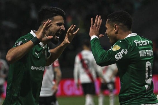 Vitor Roque e Flaco López juntos em Palmeiras x River Plate (Foto: Danilo Martins Yoshioka)


