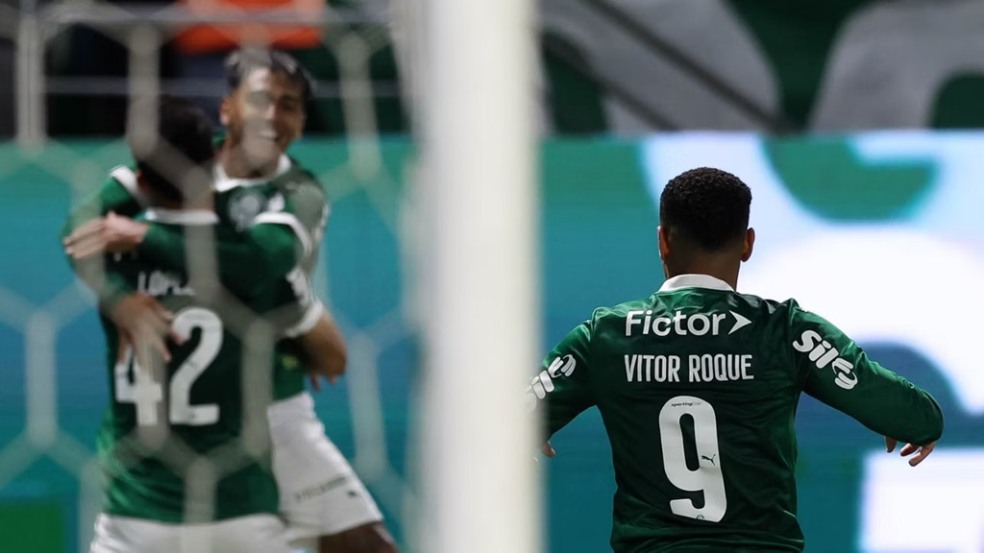Flaco López, Facundo e Vitor Roque comemoram no Allianz Parque (Foto: Cesar Greco/Palmeiras)