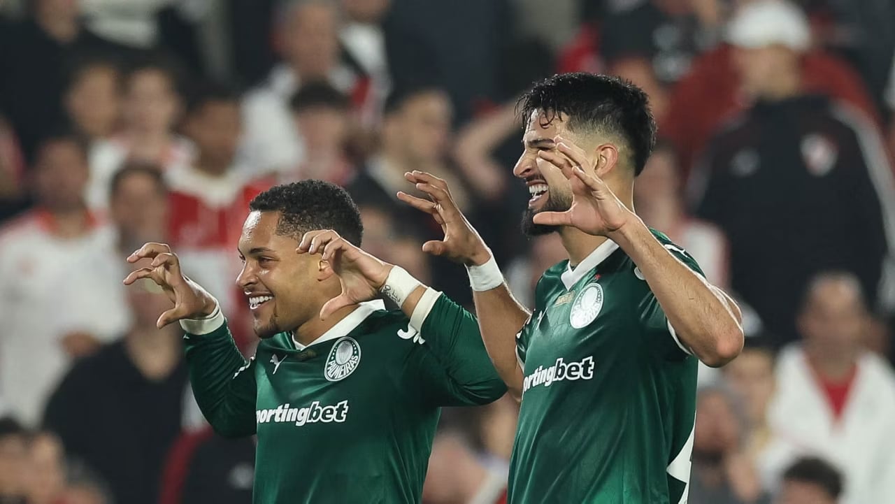 A dupla Flaco Roque comemora gol pelo Palmeiras na Libertadores (Foto: Cesar Greco/Palmeiras)