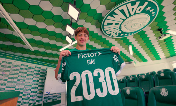 Giay renova com o Palmeiras até 2030 e diz: 'O Flaco é um exemplo para mim'