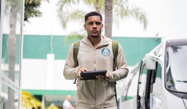 Palmeiras desembarca na Argentina para jogo contra River Plate; veja relacionados