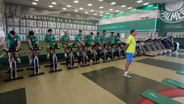 Os jogadores da SE Palmeiras, durante treinamento, na Academia de Futebol. (Foto: Cesar Greco/Palmeira)