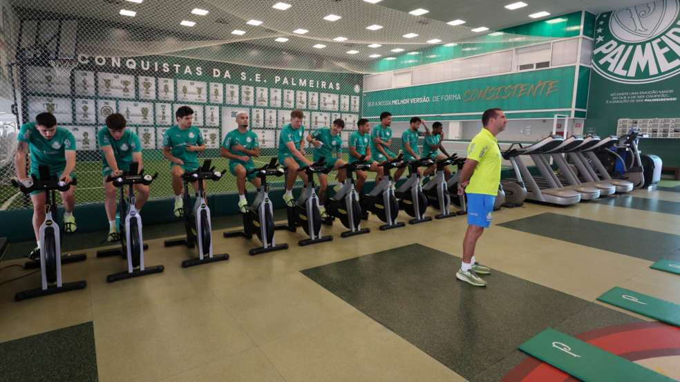 Os jogadores da SE Palmeiras, durante treinamento, na Academia de Futebol. (Foto: Cesar Greco/Palmeira)