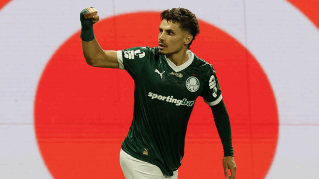 Raphael Veiga em ação pelo Palmeiras. Foto: César Greco/Palmeiras