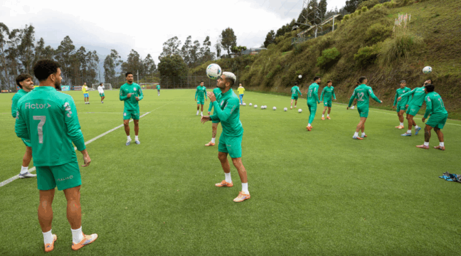Os jogadores da SE Palmeiras, durante treinamento, no CT da seleção Equatoriana de Futebol. (Foto: Cesar Greco/Palmeiras/by Canon)
