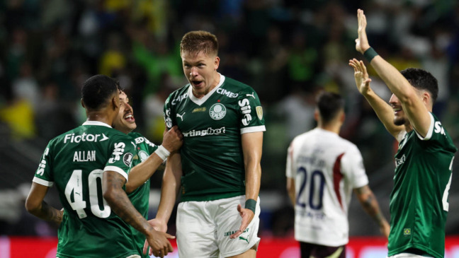 Bruno Fuchs comemora gol do Palmeiras contra a LDU (Foto: Cesar Greco) 