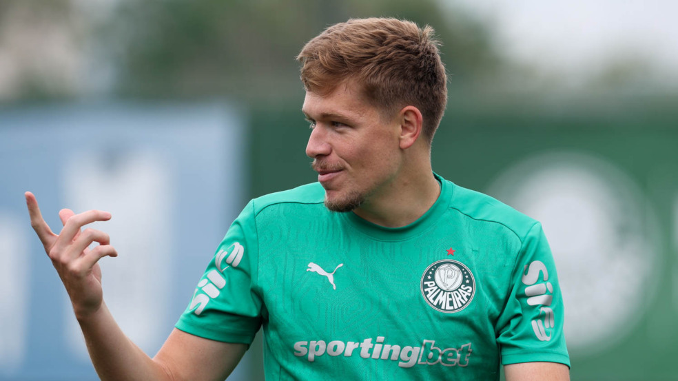 O jogador Bruno Fuchs, da SE Palmeiras, durante treinamento, na Academia de Futebol. (Foto: Cesar Greco/Palmeiras/by Canon)