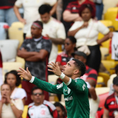 Vitor Roque comemora seu gol pelo Palmeiras no 