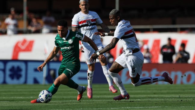 Palmeiras em ação diante do São Paulo (Foto: Cesar Greco)