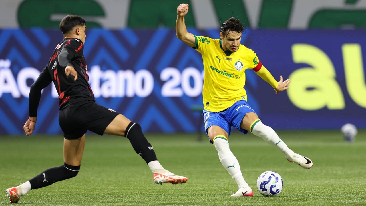 Palmeiras em ação contra o Red Bull Bragantino (Foto: Cesar Greco) 