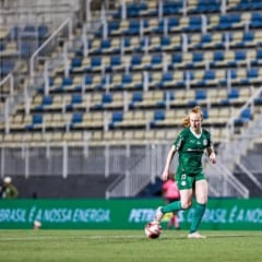 Pati Maldaner em a&ccedil;&atilde;o pelo Palmeiras (Foto: Divulga&ccedil;&atilde;o / Palmeiras) 