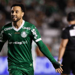 O jogador Felipe Anderson, da SE Palmeiras, comemora seu gol contra a equipe do EC Juventude, durante partida válida pela trigésima primeira rodada, do Campeonato Brasileiro, Série A, no Estádio Alfredo Jaconi. (Foto: Cesar Greco/Palmeiras/by Canon)
