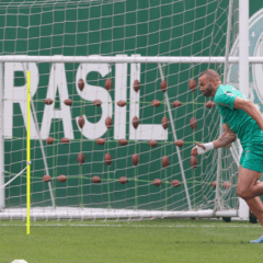 Weverton faz trabalho em campo e Palmeiras prepara novidades para jogo contra Santos