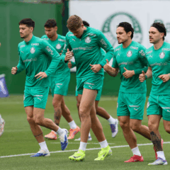 Os jogadores Emiliano Martínez, Bruno Fuchs, Raphael Veiga e Mauricio (E/D), da SE Palmeiras, durante treinamento, na Academia de Futebol. (Foto: Cesar Greco/Palmeiras/by Canon)

