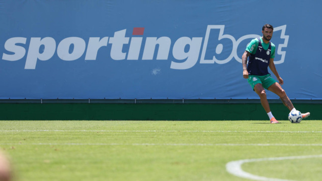 O jogador Jefté, da SE Palmeiras, durante treinamento, na Academia de Futebol. (Foto: Cesar Greco/Palmeiras/by Canon)