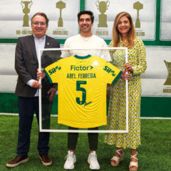 Homenagem a Abel Ferreira pelos 5 anos como técnico da SE Palmeiras, com a presença da presidente Leila Pereira e do vice Paulo Buosi, na Academia de Futebol, em São Paulo-SP(Foto: Fabio Menotti/Palmeiras/by Canon).