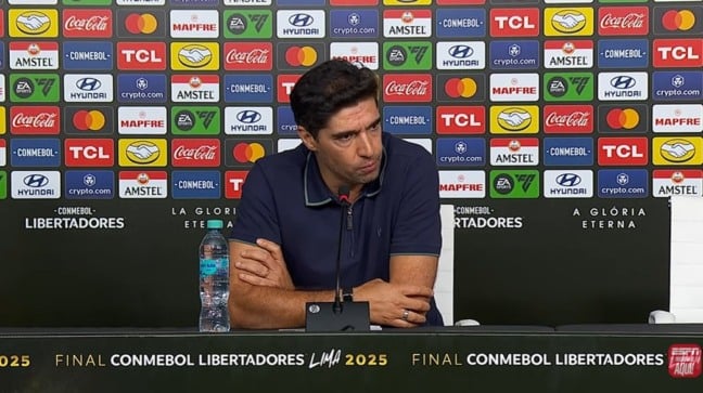 Abel Ferreira em coletiva de imprensa após a final da Libertadores (Foto: Reprodução / Conmebol) 