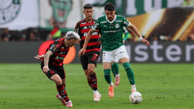 Raphael Veiga em ação pelo Palmeiras durante final da Libertadores (Foto: Cesar Greco / Palmeiras) 