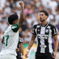 O jogador Facundo Torres, da SE Palmeiras, comemora seu gol contra a equipe do Ceará SC, durante partida válida pela trigésima oitava rodada, do Campeonato Brasileiro, Série A, na Arena Castelão. (Foto: Cesar Greco/Palmeiras/by Canon)
