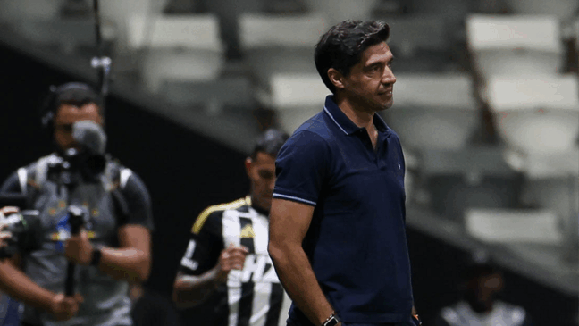 Abel Ferreira em jogo do Palmeiras. Foto: César Greco