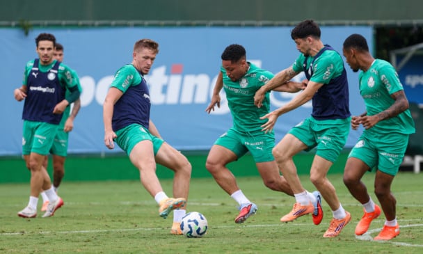Os atletas da SE Palmeiras, durante treinamento na Academia de Futebol, em São Paulo-SP. (Foto: Fabio Menotti/Palmeiras/by Canon)