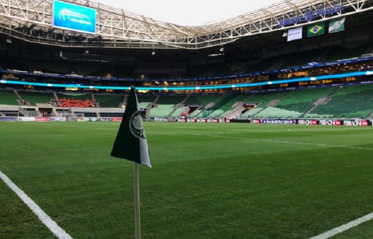 Palmeiras: Allianz Parque avança e entra na quarta fase da troca do gramado da arena Palmeiras: Allianz Parque avança e entra na quarta fase da troca do gramado da arena