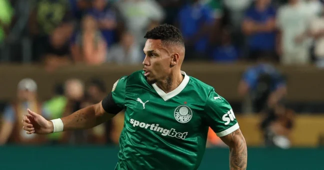 Palmeiras: Paulinho abrirá mão de parte das férias visando retorno no início de 2026