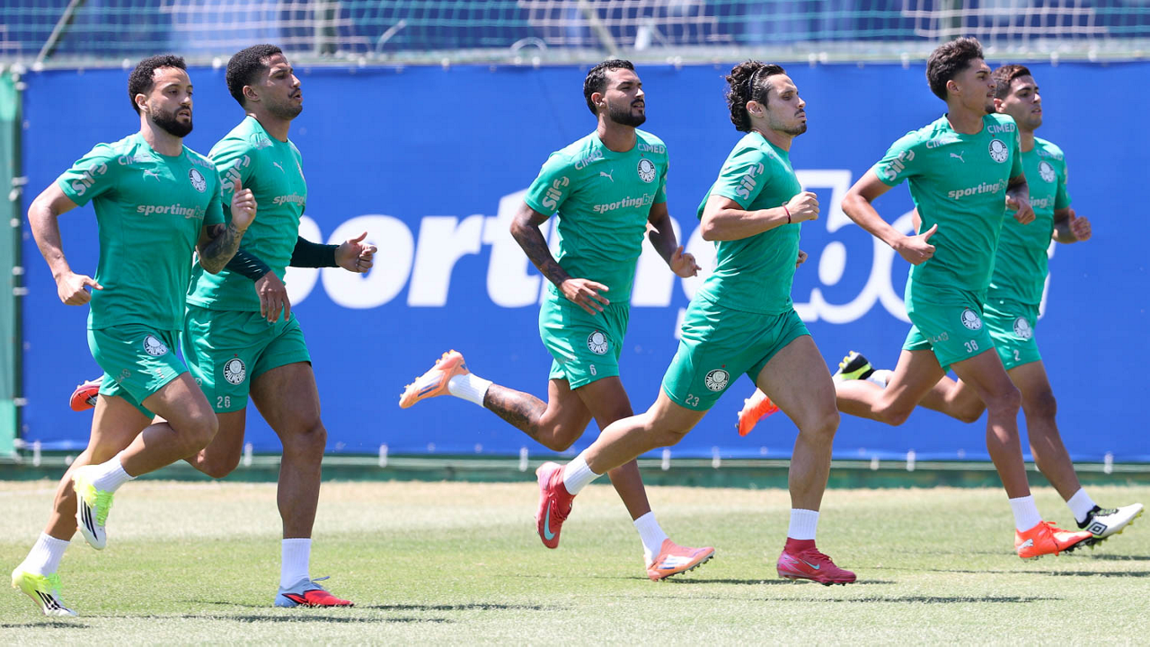 Os jogadores Felipe Anderson, Murilo, Jefté, Raphael Veiga e Larson (E/D), da SE Palmeiras, durante treinamento, na Academia de Futebol. (Foto: Cesar Greco/Palmeiras/by Canon)
Os jogadores Felipe Anderson, Murilo, Jefté, Raphael Veiga e Larson (E/D), da SE Palmeiras, durante treinamento, na Academia de Futebol. (Foto: Cesar Greco/Palmeiras/by Canon)