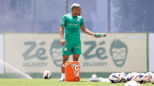O jogador Vitor Roque, da SE Palmeiras, durante treinamento, na Academia de Futebol. (Foto: Cesar Greco/Palmeiras/by Canon)
