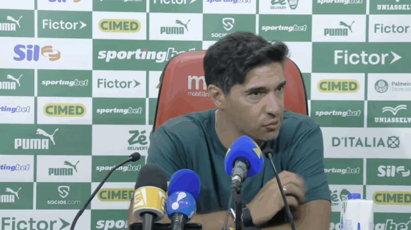 Abel Ferreira durante coletiva de imprensa no Canindé (Foto: Reprodução / TV Palmeiras) Abel Ferreira durante coletiva de imprensa no Canindé (Foto: Reprodução / TV Palmeiras)