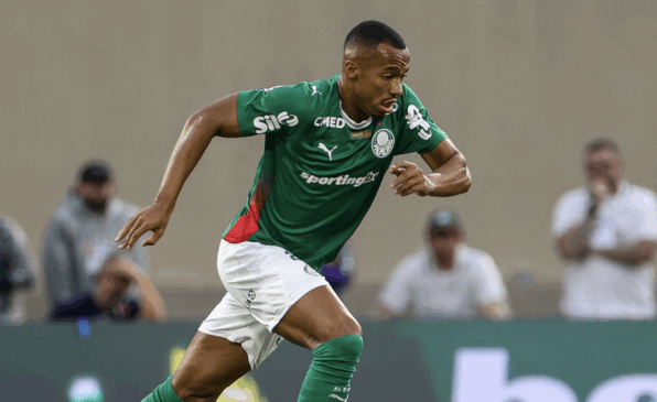 Marlon Freitas em ação pelo Palmeiras (Foto: Fábio Menotti)