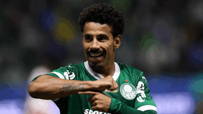 O jogador Lucas Evangelista, da SE Palmeiras, comemora seu gol contra a equipe do SC Internacional, durante partida válida pela vigésima terceira rodada, do Campeonato Brasileiro, Série A, na arena Allianz parque. (Foto: Cesar Greco/Palmeiras/by Canon)
