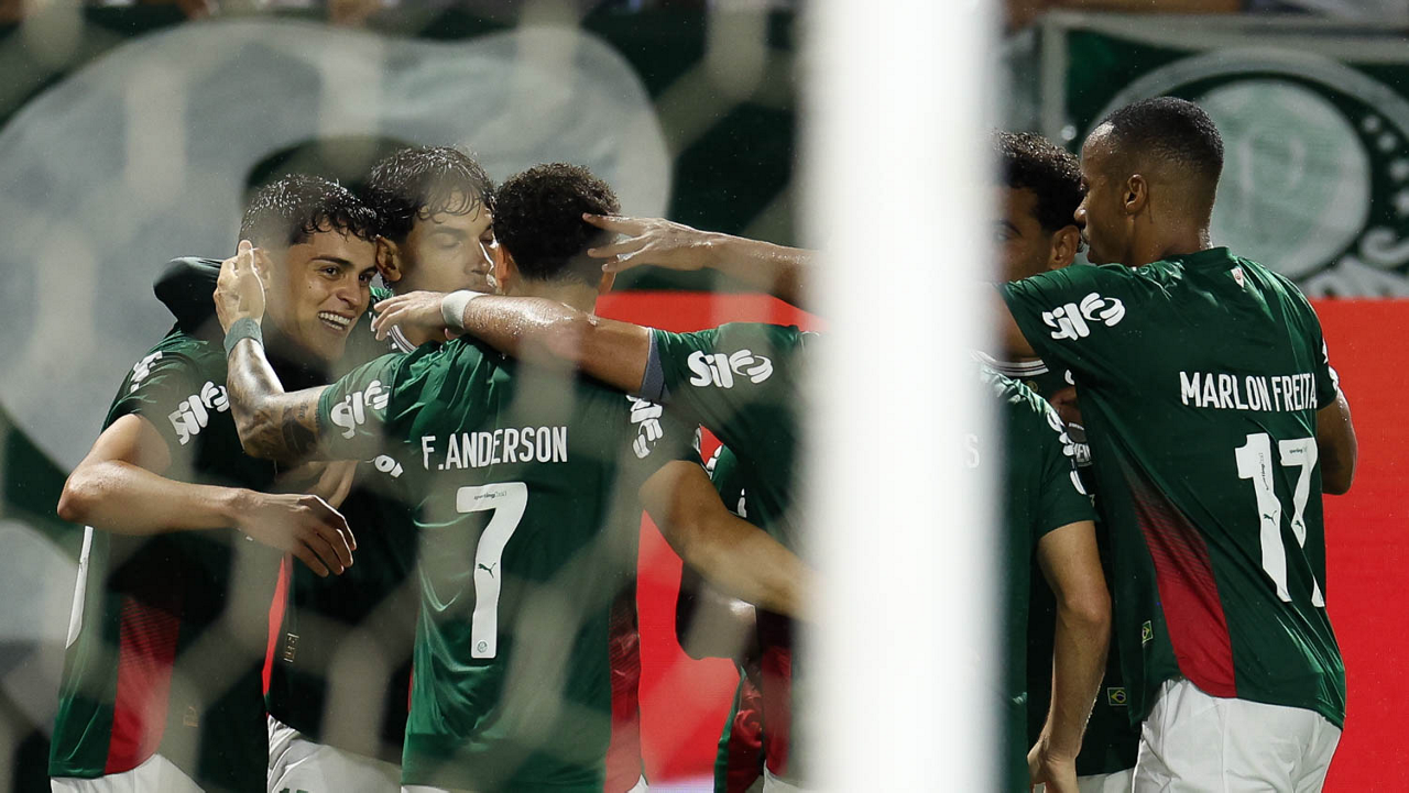 Time do Palmeiras nas quartas de final do Campeonato Paulista contra o Capivariano (Foto: Cesar Greco/Palmeiras)
Time do Palmeiras nas quartas de final do Campeonato Paulista contra o Capivariano (Foto: Cesar Greco/Palmeiras)