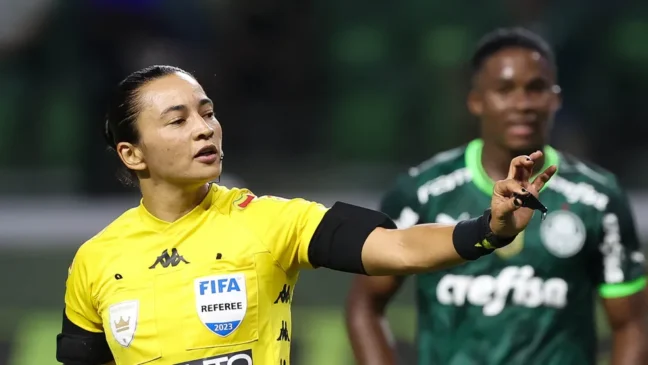 Edina Alvez Batista apitando jogo do Palmeiras. Foto: César Greco/Palmeiras