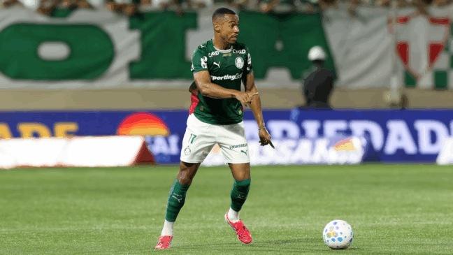 O jogador Marlon Freitas, da SE Palmeiras, em jogo contra a equipe do Fluminense FC, durante partida válida pela quarta rodada, do Campeonato Brasileiro, Série A, na Arena Baruei. (Foto: Cesar Greco/Palmeiras/by Canon)
