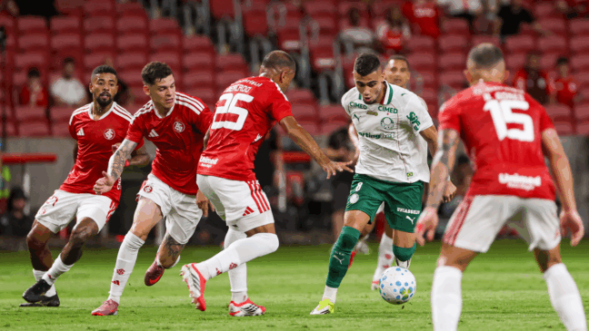 Partida entre SE Palmeiras e Internacional, válida pela terceira rodada do Campeonato Brasileiro, Série A1, no Estádio Beira-Rio, em Porto Alegre-RS. (Foto: Fabio Menotti/Palmeiras/by Canon)
