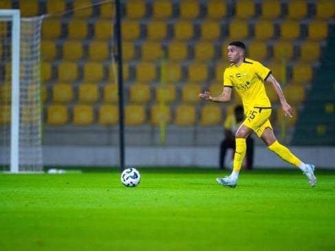 Gabriel Vareta em ação pelo Al-Wasl (Fotos: Divulgação / Al-Wasl)