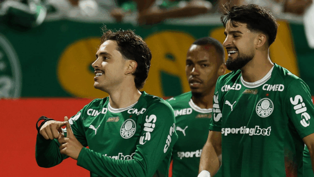 O jogador Mauricio, da SE Palmeiras, comemora seu gol contra a equipe do São Paulo FC, durante partida válida pela semifinal, do Campeonato Paulista, Série A1, na Arena Barueri. (Foto: Cesar Greco/Palmeiras/by Canon)
