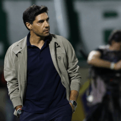 O t&eacute;cnico Abel Ferreira, da SE Palmeiras, em jogo contra a equipe do G Novorinzontino, durante partida v&aacute;lida pela final, ida, do Campeonato Paulista, S&eacute;rie A1, na Arena Barueri. (Foto: Cesar Greco/Palmeiras/by Canon)
