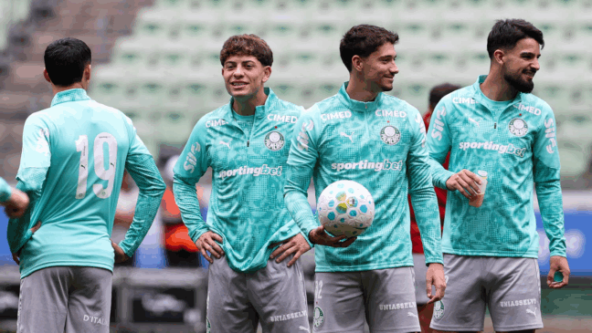 Os jogadores Ramón Sosa, Agustín Giay, Emiliano Martínez e Flaco López (E/D), da SE Palmeiras, durante treinamento, na arena Allianz Parque. (Foto: Cesar Greco/Palmeiras/by Canon)
