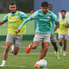 Andreas Pereira e Larson (D), da SE Palmeiras, durante treinamento, na Academia de Futebol. (Foto: Cesar Greco/Palmeiras/by Canon)
