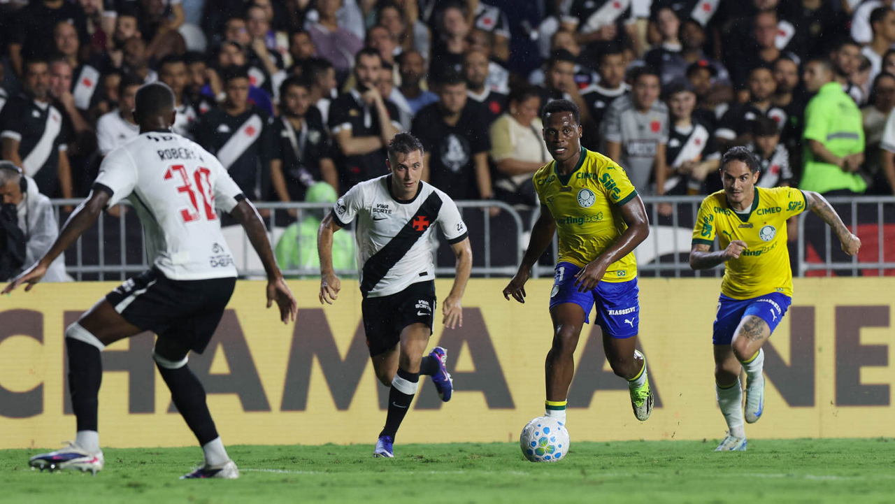 O jogador Jhon Arias, da SE Palmeiras, em jogo contra a equipe do CR Vasco da Gama, durante partida válida pela quinta rodada, do Campeonato Brasileiro, Série A, no Estádio São Januário. (Foto: Cesar Greco/Palmeiras/by Canon)
O jogador Jhon Arias, da SE Palmeiras, em jogo contra a equipe do CR Vasco da Gama, durante partida válida pela quinta rodada, do Campeonato Brasileiro, Série A, no Estádio São Januário. (Foto: Cesar Greco/Palmeiras/by Canon)